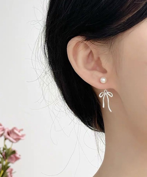 yu-ka（ユーカ）の「YU-KA:パールリボンデザインピアス Pearl ribbon design pierce（ピアス（両耳用）・レディース・シルバー・FREE）」の2枚目の写真