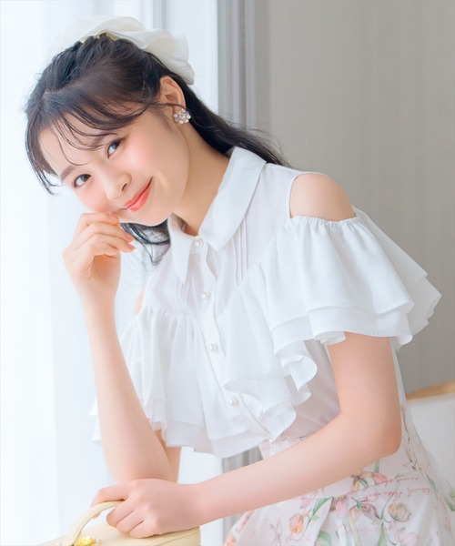 WILLSELECTION（ウィルセレクション）の「2wayショルダーフリルブラウス（シャツ/ブラウス・レディース・ブルー系その他/サックスブルー/オフホワイト・FREE）」の2枚目の写真