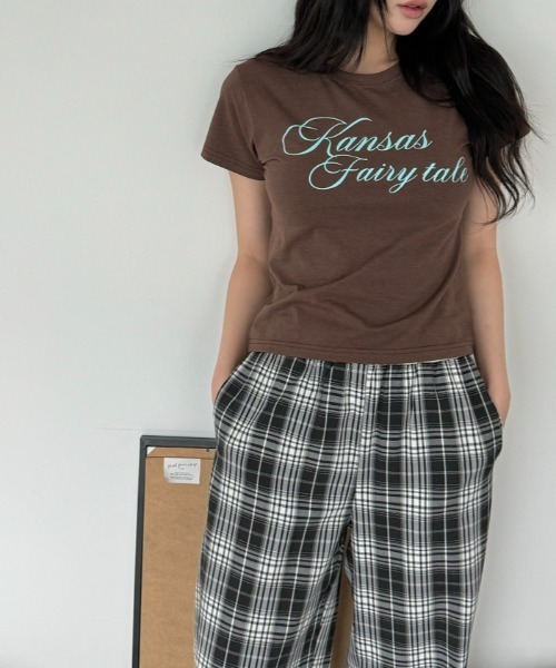 Ada.（エイダ）の「スクリプトフォント風 ロゴ Tシャツ（Tシャツ/カットソー・レディース・ブラック/ブラウン/ホワイト・FREE）」の6枚目の写真
