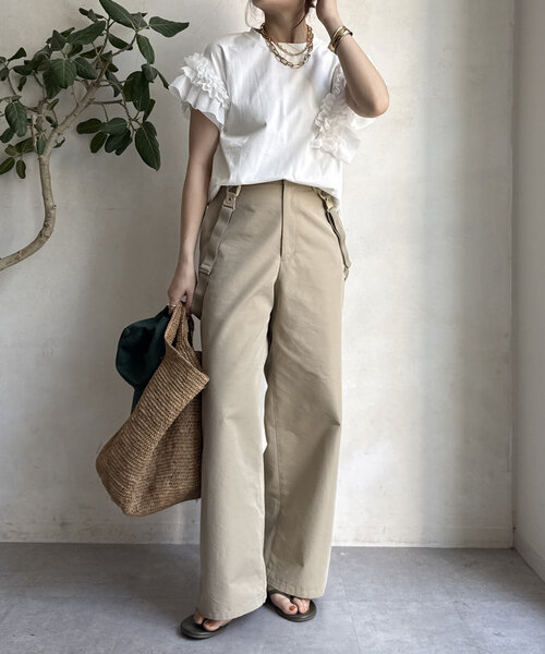 DouDou(ドゥドゥ)の「【WEB限定】袖アシメフリルTEE(Tシャツ/カットソー・レディース・ブラック/ホワイト・FREE)」の5枚目の写真