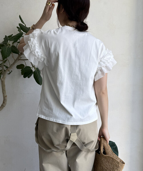 DouDou(ドゥドゥ)の「【WEB限定】袖アシメフリルTEE(Tシャツ/カットソー・レディース・ブラック/ホワイト・FREE)」の11枚目の写真