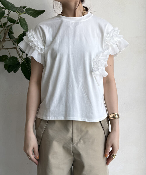 DouDou(ドゥドゥ)の「【WEB限定】袖アシメフリルTEE(Tシャツ/カットソー・レディース・ブラック/ホワイト・FREE)」の12枚目の写真