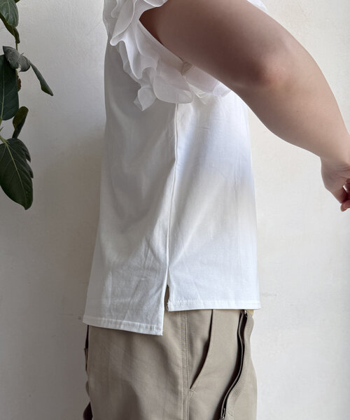 DouDou(ドゥドゥ)の「【WEB限定】袖アシメフリルTEE(Tシャツ/カットソー・レディース・ブラック/ホワイト・FREE)」の19枚目の写真