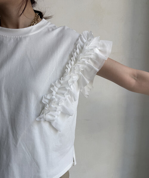 DouDou(ドゥドゥ)の「【WEB限定】袖アシメフリルTEE(Tシャツ/カットソー・レディース・ブラック/ホワイト・FREE)」の20枚目の写真