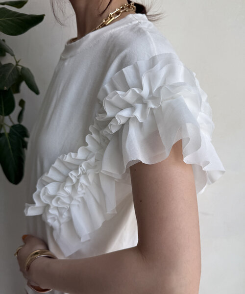 DouDou(ドゥドゥ)の「【WEB限定】袖アシメフリルTEE(Tシャツ/カットソー・レディース・ブラック/ホワイト・FREE)」の21枚目の写真