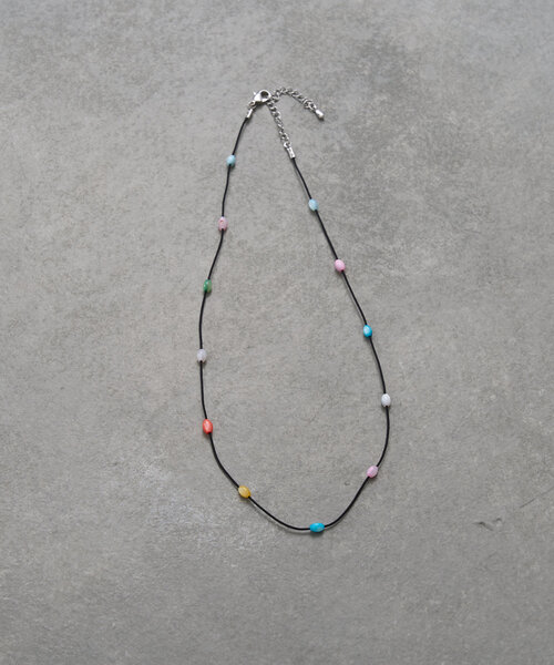 SHENERY（シーナリー）の「ランダムビースネックレス（ネックレス・レディース・ブラック・FREE）」の2枚目の写真