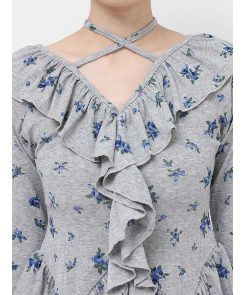 jouetie（ジュエティ）の「ラッフルフリルトップス 花柄（Tシャツ/カットソー・レディース・オフホワイト/ブラック/グレー・MEDIUM）」の16枚目の写真