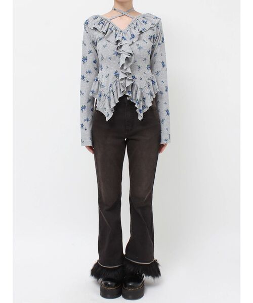 jouetie（ジュエティ）の「ラッフルフリルトップス 花柄（Tシャツ/カットソー・レディース・オフホワイト/ブラック/グレー・MEDIUM）」の20枚目の写真