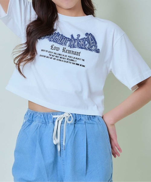 GORGE(ゴージ)の「《デニムフリンジ×クロップド丈》レディース 半袖Tシャツ ロゴデザイン カジュアル 春夏秋(Tシャツ/カットソー・レディース・スミクロ/カーキ/オフホワイト・F)」の1枚目の写真