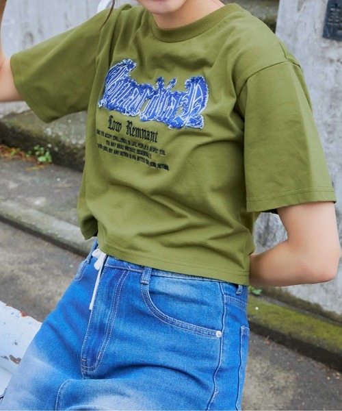 GORGE(ゴージ)の「《デニムフリンジ×クロップド丈》レディース 半袖Tシャツ ロゴデザイン カジュアル 春夏秋(Tシャツ/カットソー・レディース・スミクロ/カーキ/オフホワイト・F)」の3枚目の写真