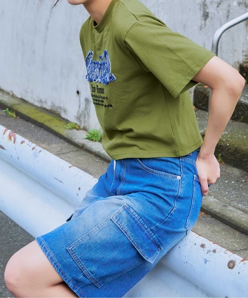 GORGE(ゴージ)の「《デニムフリンジ×クロップド丈》レディース 半袖Tシャツ ロゴデザイン カジュアル 春夏秋(Tシャツ/カットソー・レディース・スミクロ/カーキ/オフホワイト・F)」の5枚目の写真