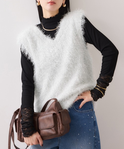 VIS（ビス）の「【WEB限定サイズ:MT/着丈が選べる】【洗える】フェザーヤーンニットベスト（ニット/セーター・レディース・ホワイト系その他/キナリ・M/MT）」の2枚目の写真