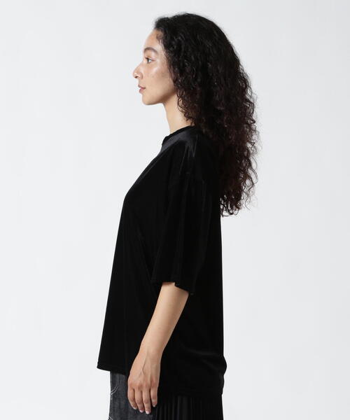 YENN(イエン)の「YENN(イエン)VELVET RELAX TOPS /Y253-82070(Tシャツ/カットソー・レディース・ベージュ/ブラック/ブラウン・F)」の13枚目の写真