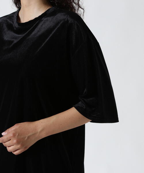 YENN(イエン)の「YENN(イエン)VELVET RELAX TOPS /Y253-82070(Tシャツ/カットソー・レディース・ベージュ/ブラック/ブラウン・F)」の16枚目の写真