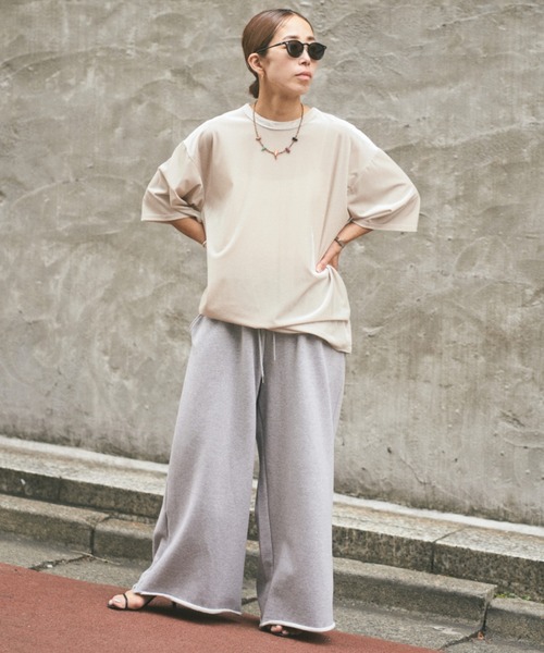 YENN(イエン)の「YENN(イエン)VELVET RELAX TOPS /Y253-82070(Tシャツ/カットソー・レディース・ベージュ/ブラック/ブラウン・F)」の9枚目の写真
