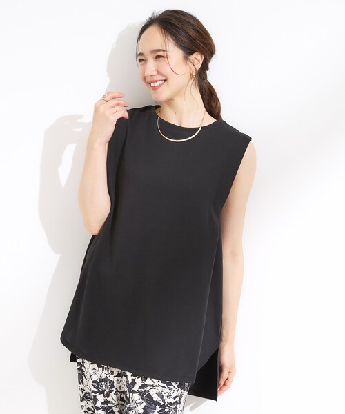 Cutie Blonde（キューティーブロンド）の「【汗ジミ軽減/ひんやり/UV】大人のヘルシーな着こなしに タックノースリーブチュニック（チュニック・レディース・ブルー系その他/ホワイト/ブラック・00）」の14枚目の写真