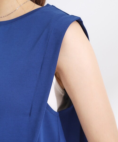 Cutie Blonde（キューティーブロンド）の「【汗ジミ軽減/ひんやり/UV】大人のヘルシーな着こなしに タックノースリーブチュニック（チュニック・レディース・ブルー系その他/ホワイト/ブラック・00）」の5枚目の写真