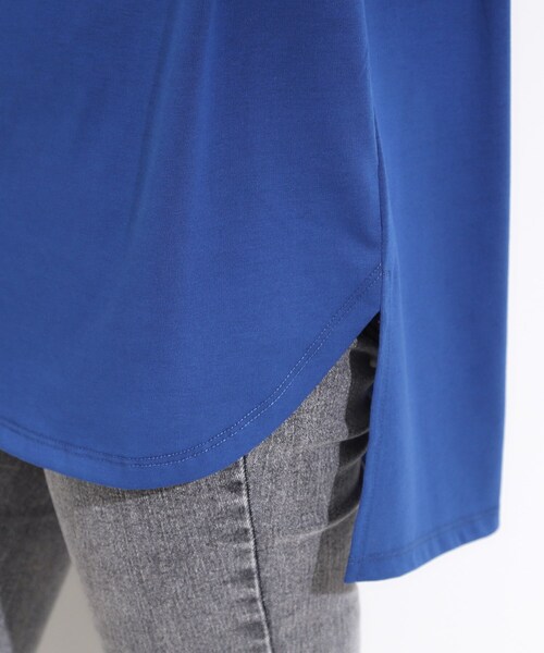 Cutie Blonde（キューティーブロンド）の「【汗ジミ軽減/ひんやり/UV】大人のヘルシーな着こなしに タックノースリーブチュニック（チュニック・レディース・ブルー系その他/ホワイト/ブラック・00）」の6枚目の写真