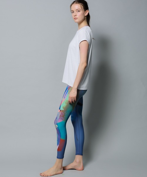 Julier Yoga and Relax(ジュリエヨガアンドリラックス)の「Julier (定番)フィールフライス半袖トップス(Tシャツ/カットソー・レディース・グレー/ホワイト/ラベンダー/ネイビー・FREE)」の7枚目の写真