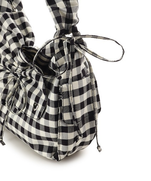 & chouette(アンドシュエット)の「ギンガムチェック リボンギャザーショルダーバッグ(ハンドバッグ・レディース・ラベンダー/ピンク/ブラック/ライトブルー・FREE)」の11枚目の写真