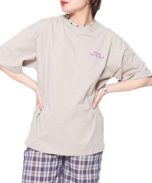 spiritoso(スピリトーゾ)の「【spiritoso】スケーター刺繍プリントTシャツ(Tシャツ/カットソー・レディース・ネイビー/グレイッシュベージュ・FREE)」の1枚目の写真
