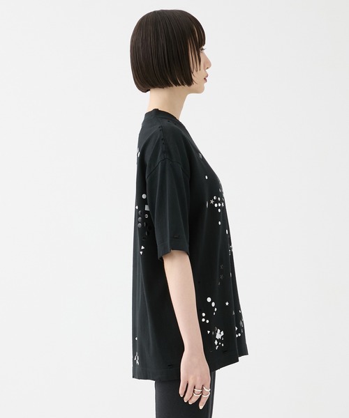Maison MIHARA YASUHIRO（メゾンミハラヤスヒロ）の「【MIHARA YASUHIRO/ミハラヤスヒロ】EMBELLISHED DISTRESSED TEE/エンベリッシュドディストレストTシャツ（Tシャツ/カットソー・レディース・ブラック/ホワイト・36）」の13枚目の写真