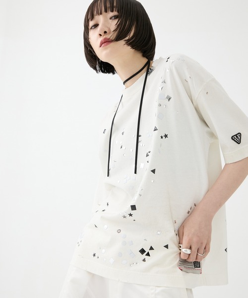 Maison MIHARA YASUHIRO（メゾンミハラヤスヒロ）の「【MIHARA YASUHIRO/ミハラヤスヒロ】EMBELLISHED DISTRESSED TEE/エンベリッシュドディストレストTシャツ（Tシャツ/カットソー・レディース・ブラック/ホワイト・36）」の20枚目の写真