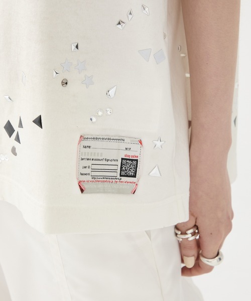 Maison MIHARA YASUHIRO（メゾンミハラヤスヒロ）の「【MIHARA YASUHIRO/ミハラヤスヒロ】EMBELLISHED DISTRESSED TEE/エンベリッシュドディストレストTシャツ（Tシャツ/カットソー・レディース・ブラック/ホワイト・36）」の5枚目の写真