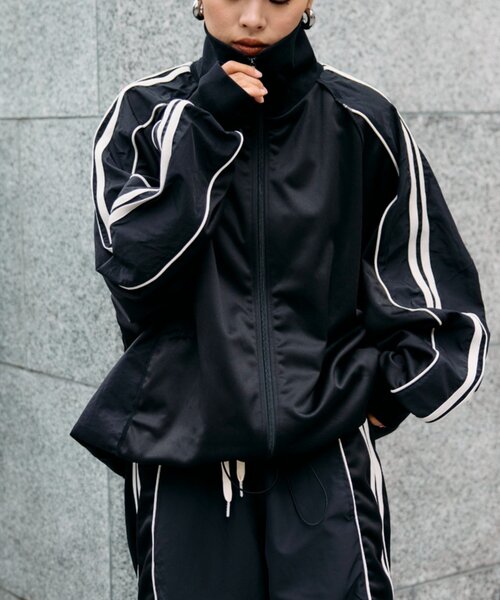 etsinta（エシンタ）の「etsintaリメイクドロストオーバージャージ（ブルゾン・レディース・ブラック/グレー/レッド・ONE SIZE）」の17枚目の写真