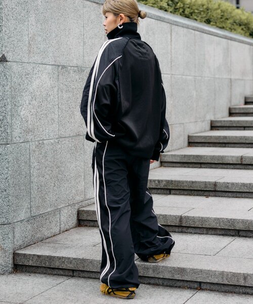 etsinta（エシンタ）の「etsintaリメイクドロストオーバージャージ（ブルゾン・レディース・ブラック/グレー/レッド・ONE SIZE）」の10枚目の写真