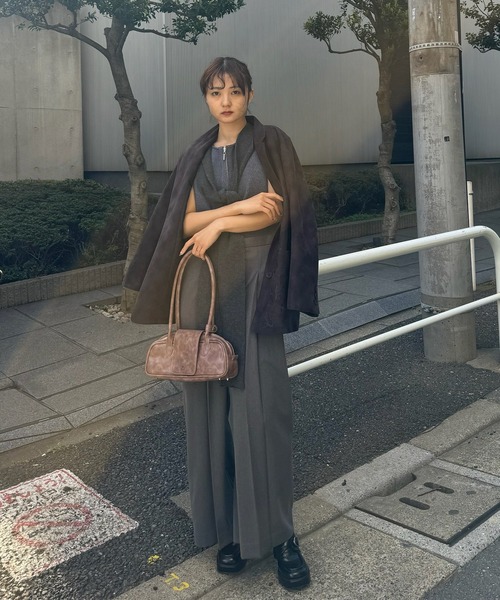 Ameri（アメリ）の「KNIT DOCKING LOOSE ROMPERS（つなぎ/オールインワン・レディース・ブラック/グレー・X-SMALL/SMALL/MEDIUM）」の12枚目の写真