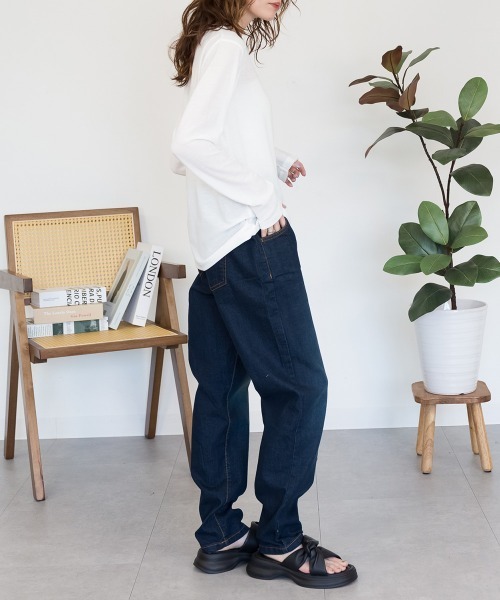 RCD（アールシーディー）の「ウエストゴムテーパードデニムパンツ（デニムパンツ・レディース・ワンウォッシュ/ネイビー/ブルー・LL/L/3L/4L/M）」の5枚目の写真
