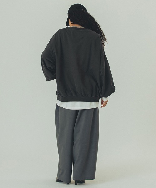 ROSE BUD（ローズバッド）の「(GENE HEAVENS)VOLUME SLEEVE PRINT SWEAT（スウェット・レディース・チャコール/オフホワイト・ONE SIZE）」の20枚目の写真