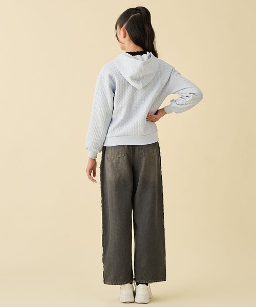 Amourire girl（アムリールガール）の「ふくれジャガードZIPパーカー（パーカー・キッズ・オフホワイト/サックスブルー・160cm/150cm/140cm/130cm）」の17枚目の写真