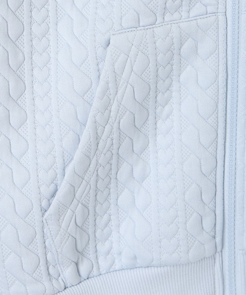 Amourire girl（アムリールガール）の「ふくれジャガードZIPパーカー（パーカー・キッズ・オフホワイト/サックスブルー・160cm/150cm/140cm/130cm）」の4枚目の写真