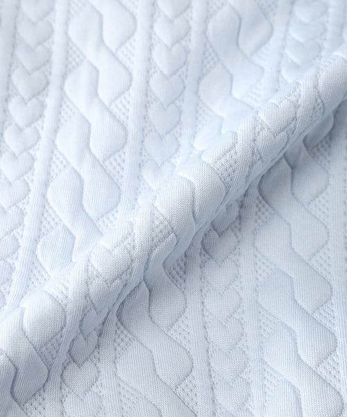 Amourire girl（アムリールガール）の「ふくれジャガードZIPパーカー（パーカー・キッズ・オフホワイト/サックスブルー・160cm/150cm/140cm/130cm）」の3枚目の写真