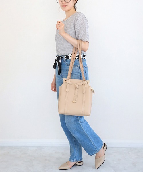 Bleu Bleuet(ブルーブルーエ)の「【ZOZO限定】合皮リュックショルダー(ショルダーバッグ・レディース・グレー/ブラック/ブラウン・FREE)」の13枚目の写真