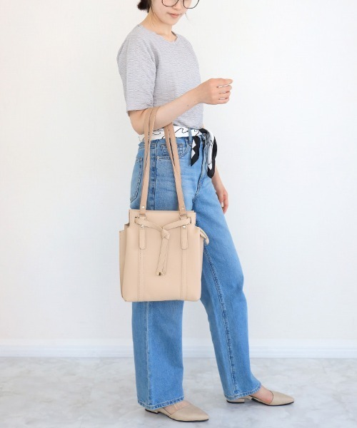 Bleu Bleuet(ブルーブルーエ)の「【ZOZO限定】合皮リュックショルダー(ショルダーバッグ・レディース・グレー/ブラック/ブラウン・FREE)」の16枚目の写真