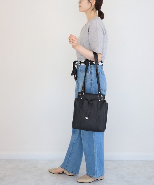 Bleu Bleuet(ブルーブルーエ)の「【ZOZO限定】合皮リュックショルダー(ショルダーバッグ・レディース・グレー/ブラック/ブラウン・FREE)」の5枚目の写真