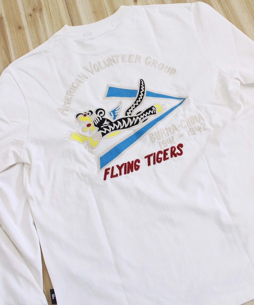 AVIREX(アヴィレックス)の「EMB FLYING TIGER L/S T-SHIRT(Tシャツ/カットソー・メンズ・ホワイト/ブラック/オリーブ・M/L/XL/XXL)」の7枚目の写真