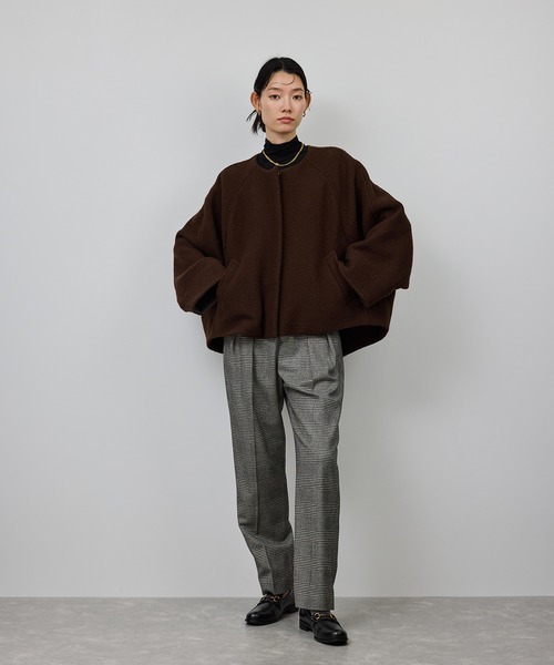 ROPE'(ロペ)の「圧縮ウールコクーンショート丈コート/Bellandi(ベランディ)(ブルゾン・レディース・ブラック/ダークブラウン・36/38)」の6枚目の写真