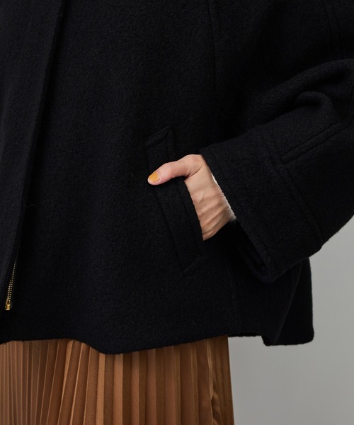 ROPE'(ロペ)の「圧縮ウールコクーンショート丈コート/Bellandi(ベランディ)(ブルゾン・レディース・ブラック/ダークブラウン・36/38)」の17枚目の写真