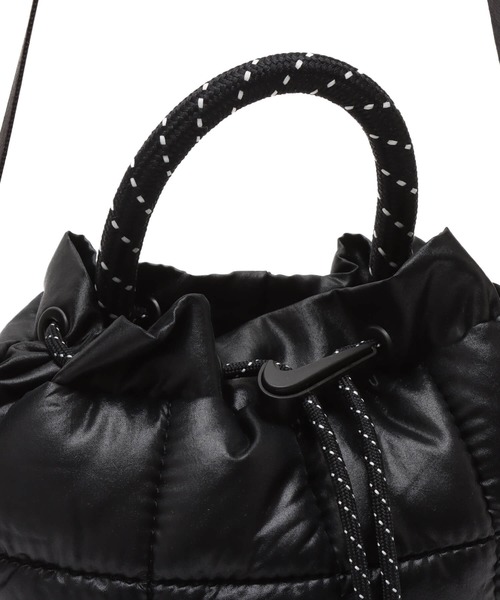 NIKE(ナイキ)の「NIKE NK NSW PUFFLE TINY TOTE / ナイキ NSW パッフル タイニー トート 【SP】(トートバッグ・メンズ・ブラック/ピンク/ベージュ・ONE SIZE)」の4枚目の写真