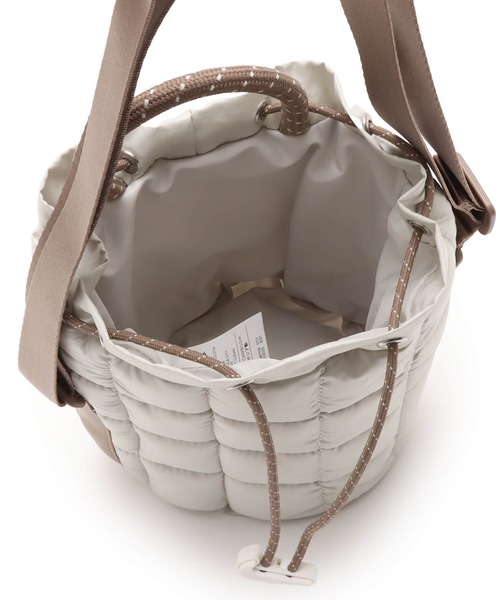 NIKE(ナイキ)の「NIKE NK NSW PUFFLE TINY TOTE / ナイキ NSW パッフル タイニー トート 【SP】(トートバッグ・メンズ・ブラック/ピンク/ベージュ・ONE SIZE)」の8枚目の写真