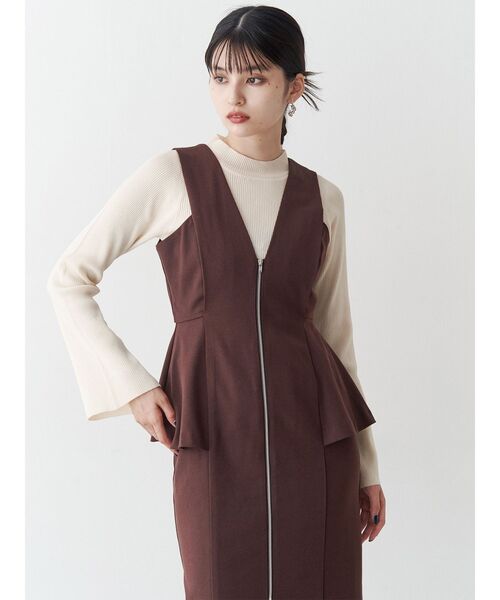 MURUA(ムルーア)の「フロントZIPペプラムジャンパースカート(ジャンパースカート・レディース・ブラック/グレー/ブラウン/ベージュ・1/2)」の9枚目の写真