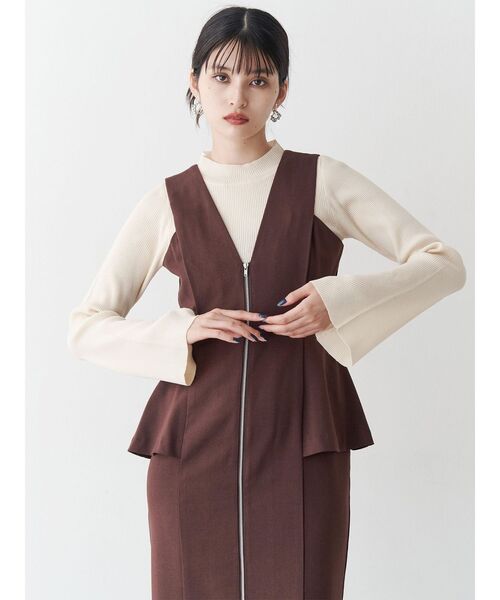 MURUA(ムルーア)の「フロントZIPペプラムジャンパースカート(ジャンパースカート・レディース・ブラック/グレー/ブラウン/ベージュ・1/2)」の10枚目の写真