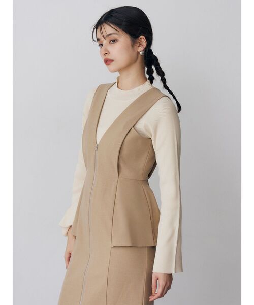 MURUA(ムルーア)の「フロントZIPペプラムジャンパースカート(ジャンパースカート・レディース・ブラック/グレー/ブラウン/ベージュ・1/2)」の14枚目の写真