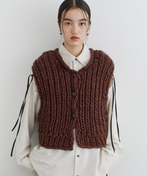 DFFUR.(ディフル)の「ウールブレンドロービングハンドニットベスト(ベスト・レディース・ブラウン/アイボリー・FREE)」の14枚目の写真
