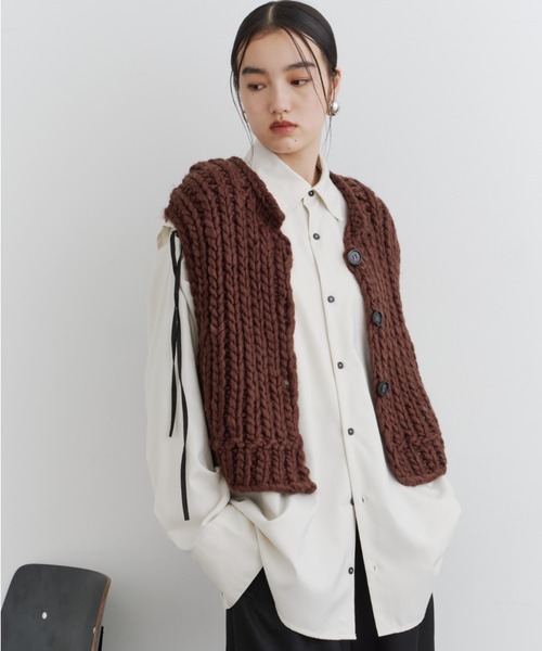 DFFUR.(ディフル)の「ウールブレンドロービングハンドニットベスト(ベスト・レディース・ブラウン/アイボリー・FREE)」の15枚目の写真