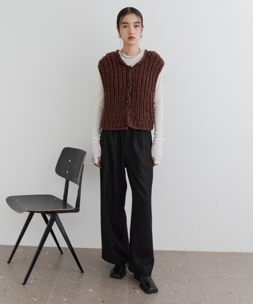 DFFUR.(ディフル)の「ウールブレンドロービングハンドニットベスト(ベスト・レディース・ブラウン/アイボリー・FREE)」の9枚目の写真